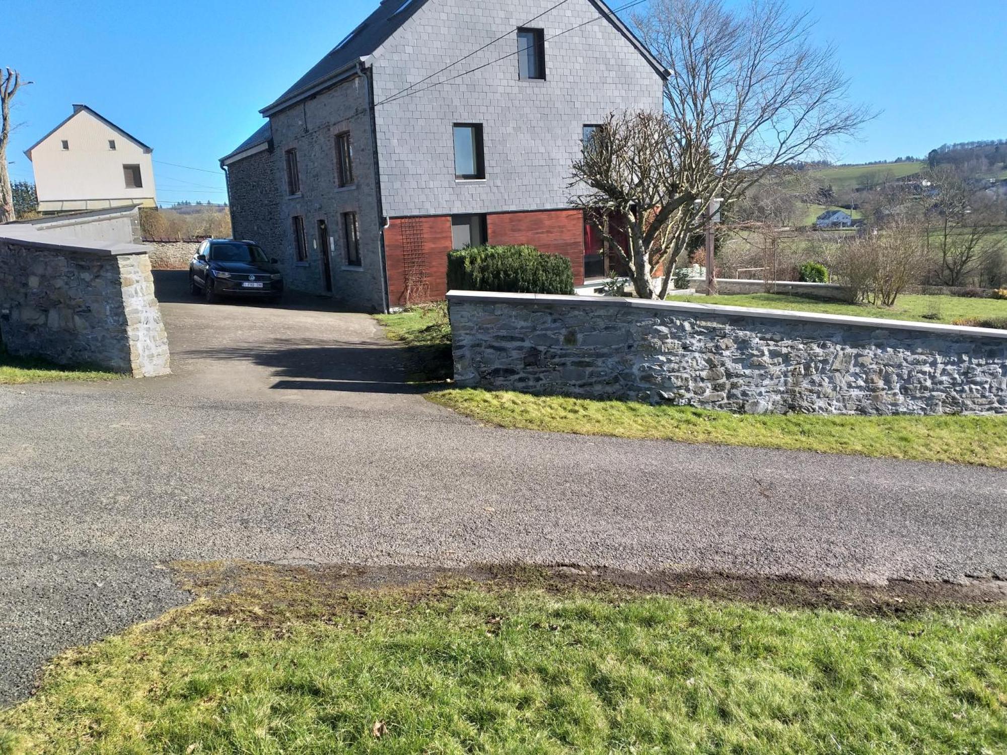 Gite L'Ecole De Ma Mere Villa Bertogne Exterior foto